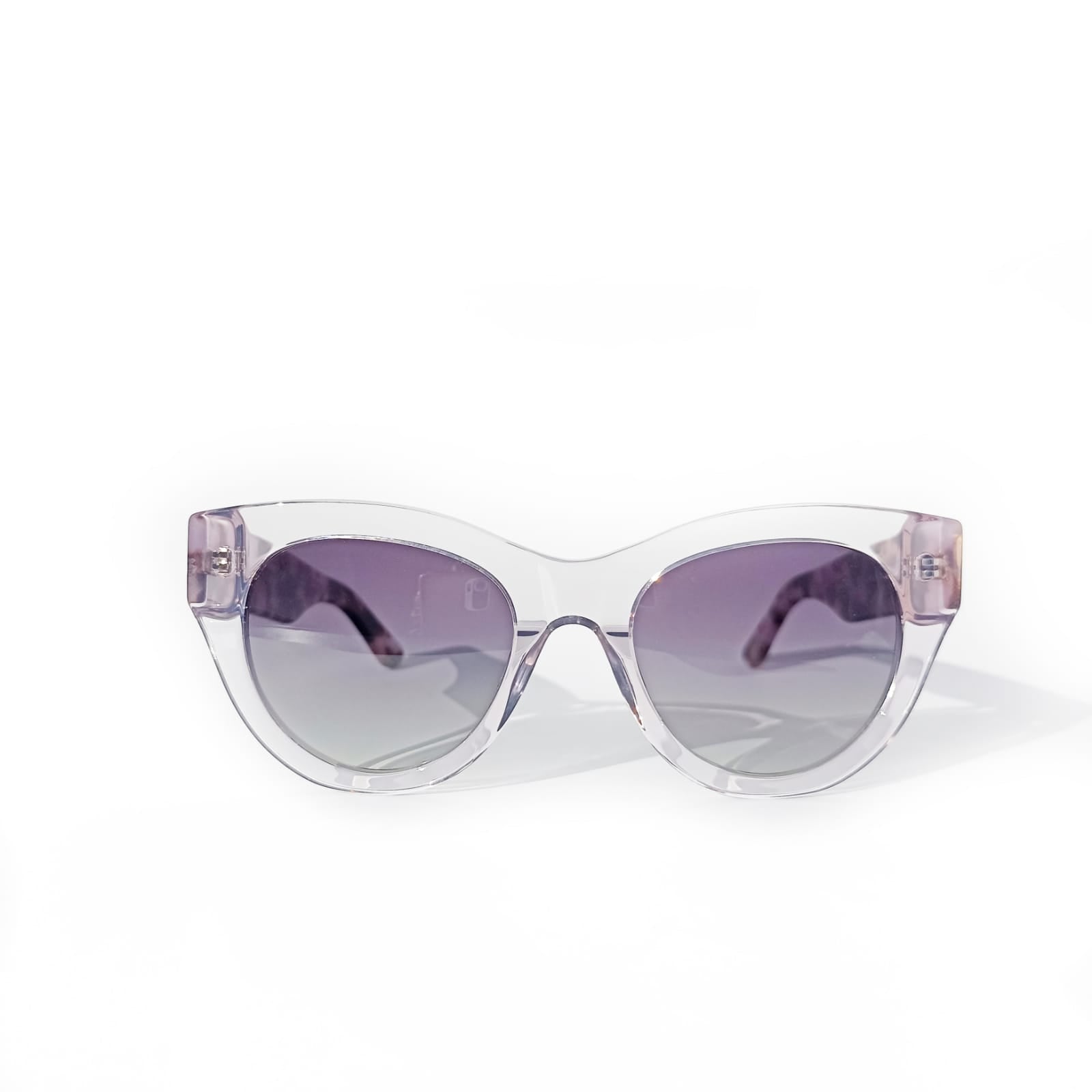 Montura de acetato premium violeta del modelo Lidia con diseño ligero y lentes polarizadas